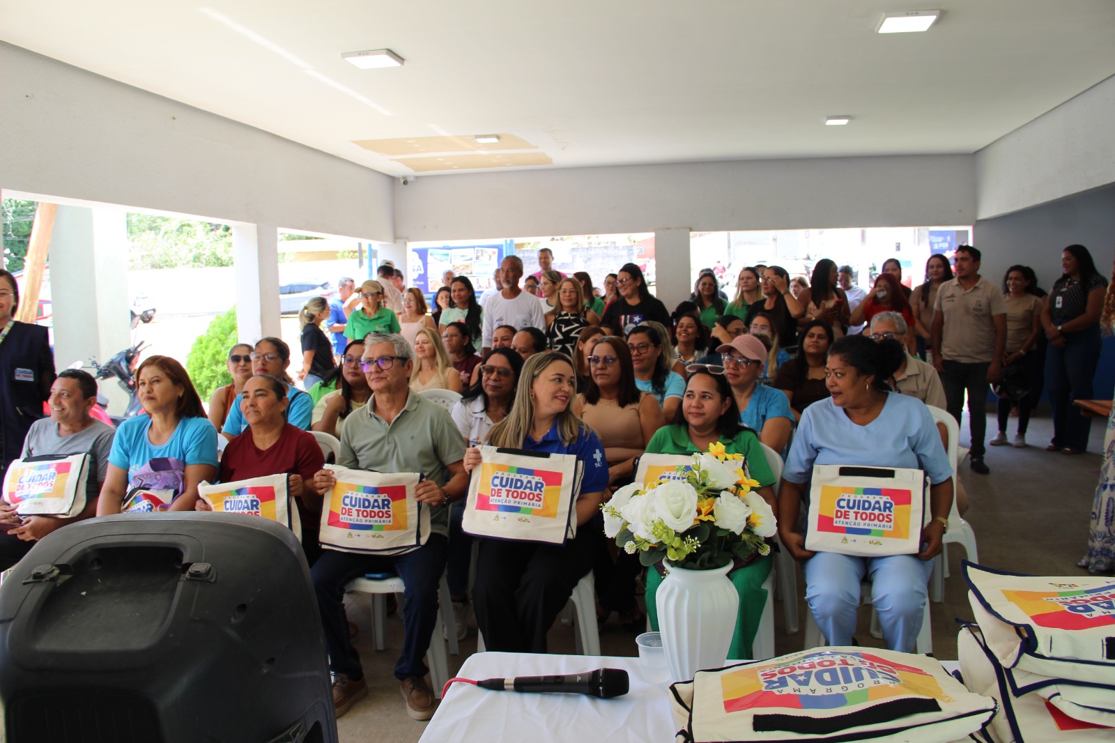 Prefeitura de Raposa entrega kits a ACS e ACE pelo Programa Cuidar de Todos